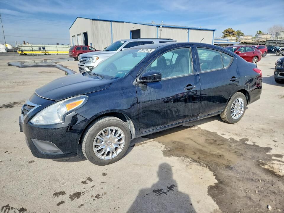 2017 NISSAN Versa
