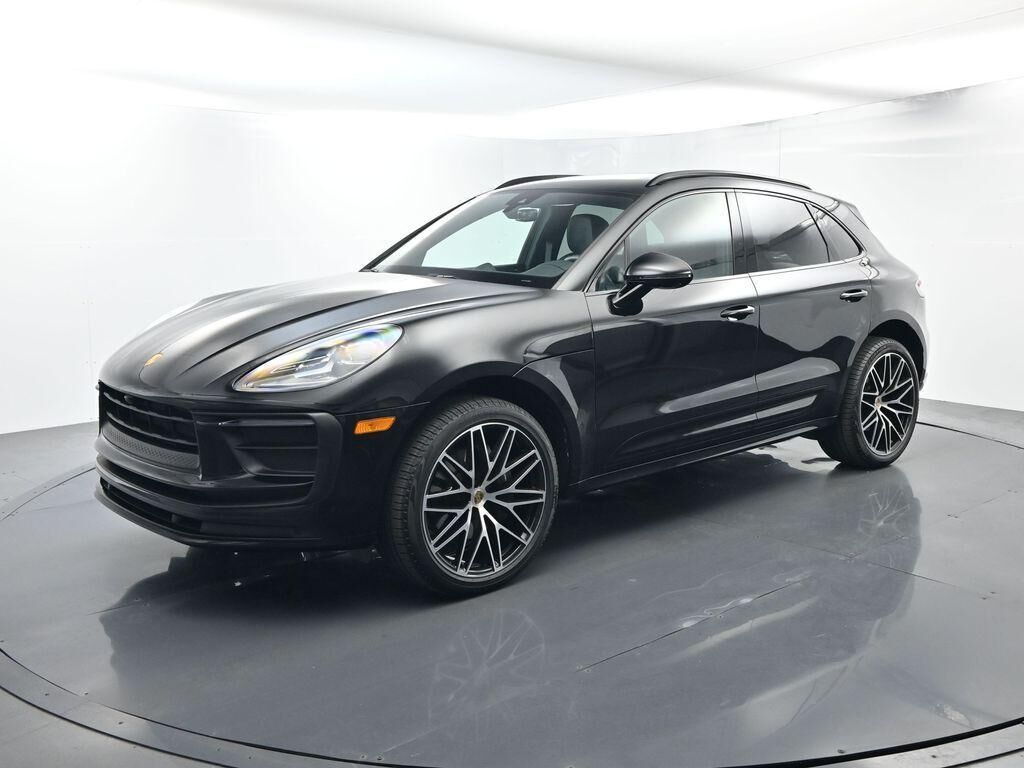 2022 PORSCHE Macan