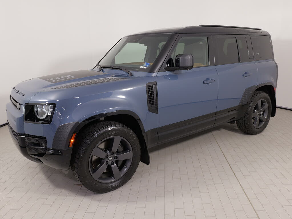 2024 LAND ROVER Defender