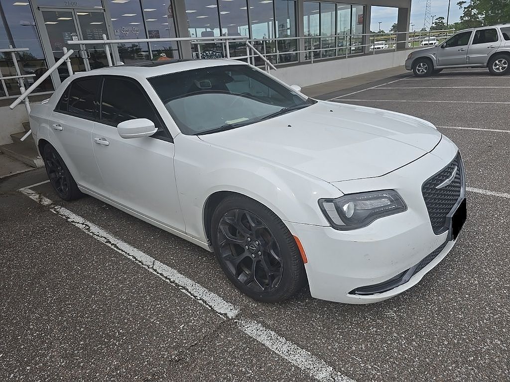 2019 CHRYSLER 300