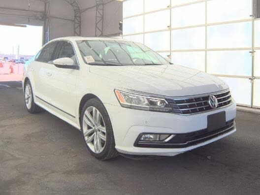 2018 VOLKSWAGEN Passat