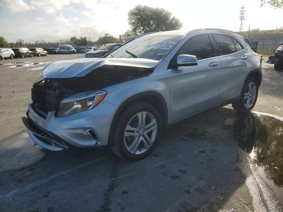 2015 MERCEDES-BENZ GLA-Class