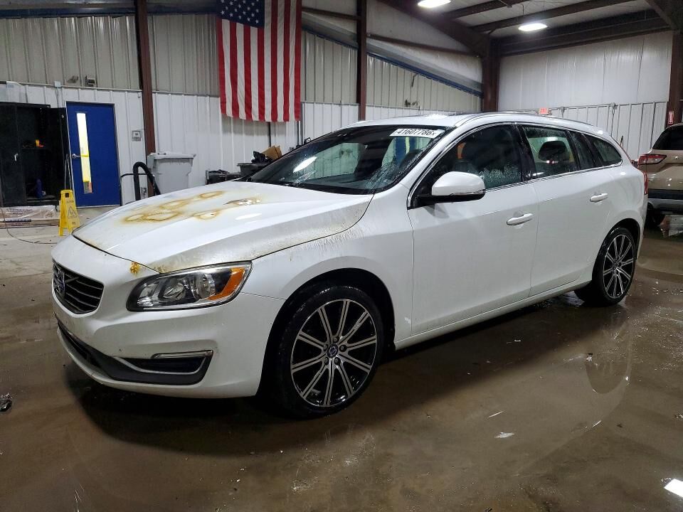2015 VOLVO V60