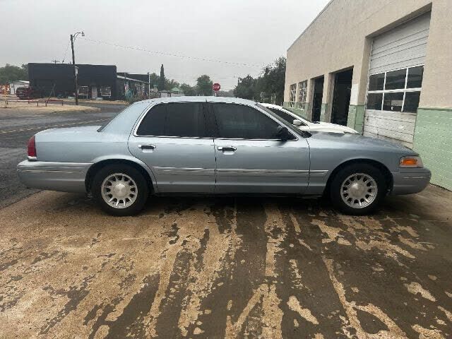 2002 FORD Crown Victoria
