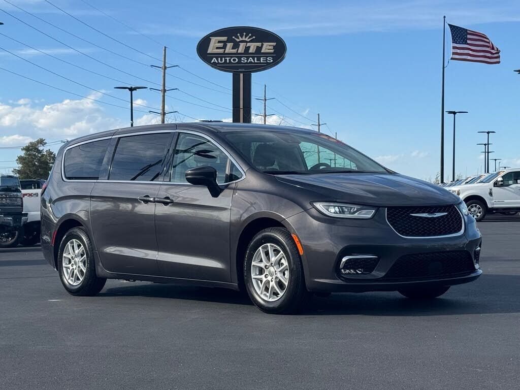 2023 CHRYSLER Pacifica