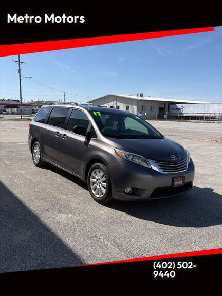 2017 TOYOTA Sienna