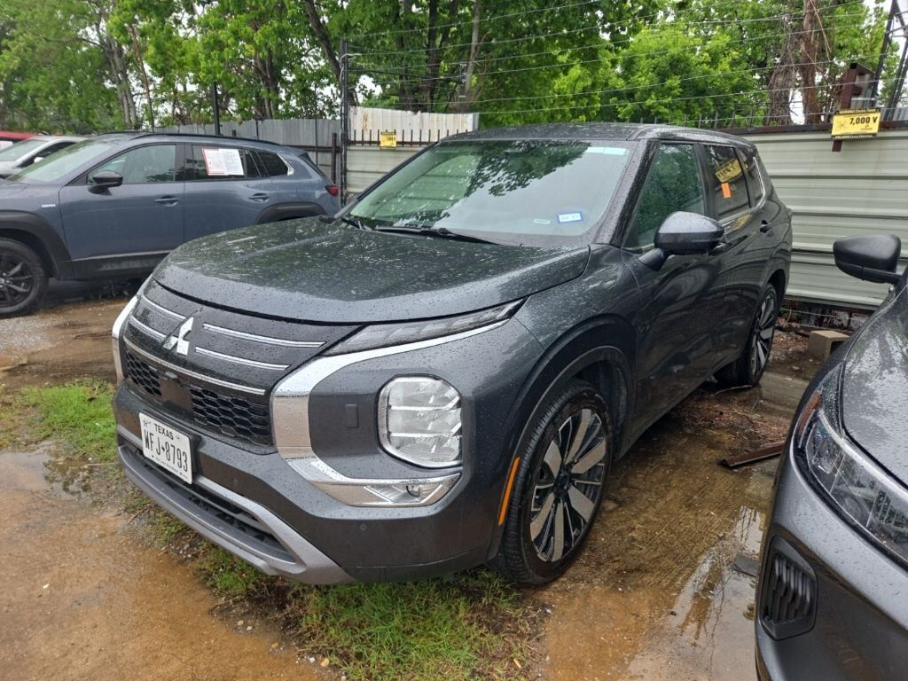 2025 MITSUBISHI Outlander