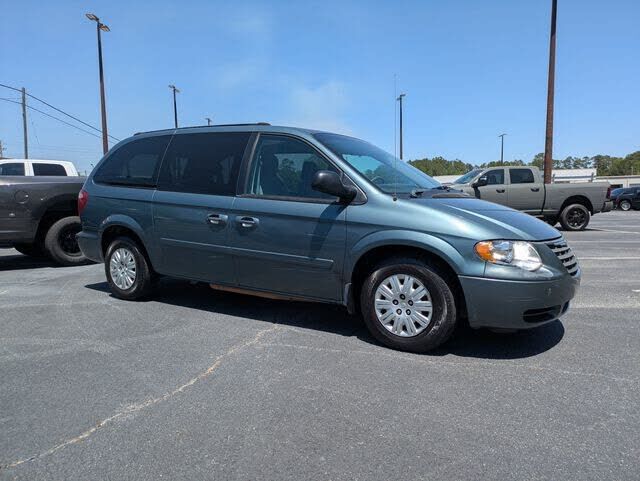 2005 CHRYSLER Town and Country