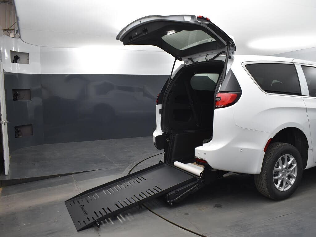 2025 CHRYSLER Pacifica