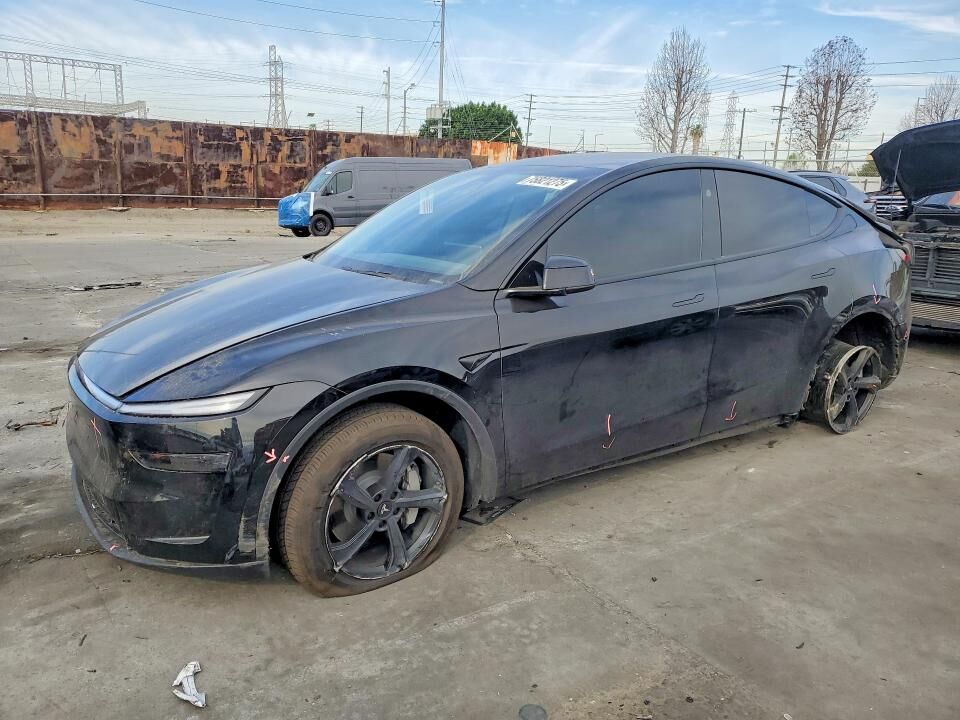 2026 TESLA Model Y