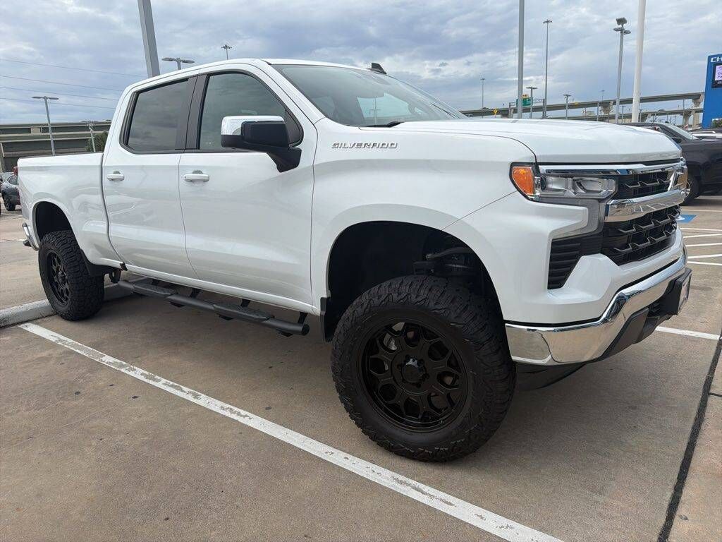 2024 CHEVROLET Silverado