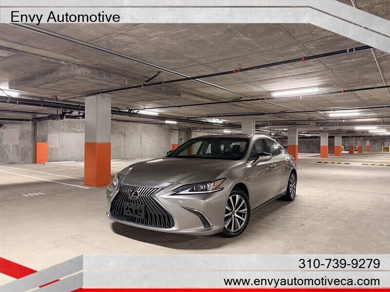 2019 LEXUS ES