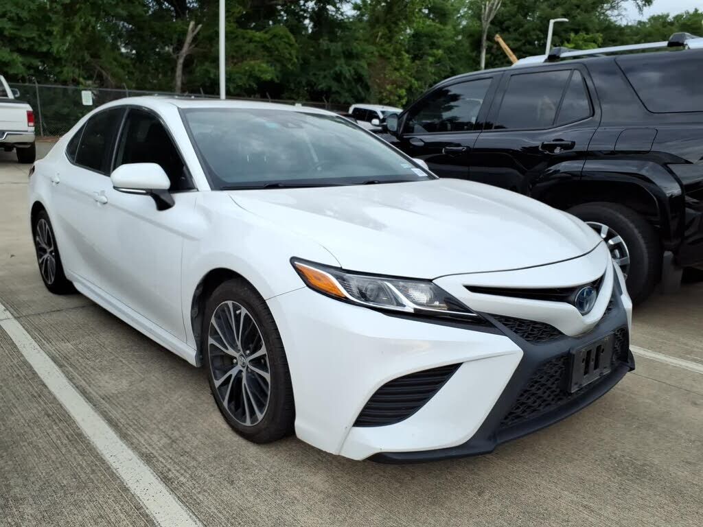 2019 TOYOTA Camry