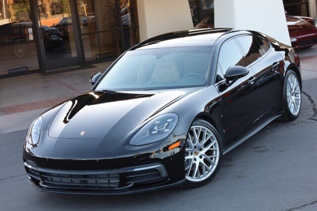 2017 PORSCHE Panamera