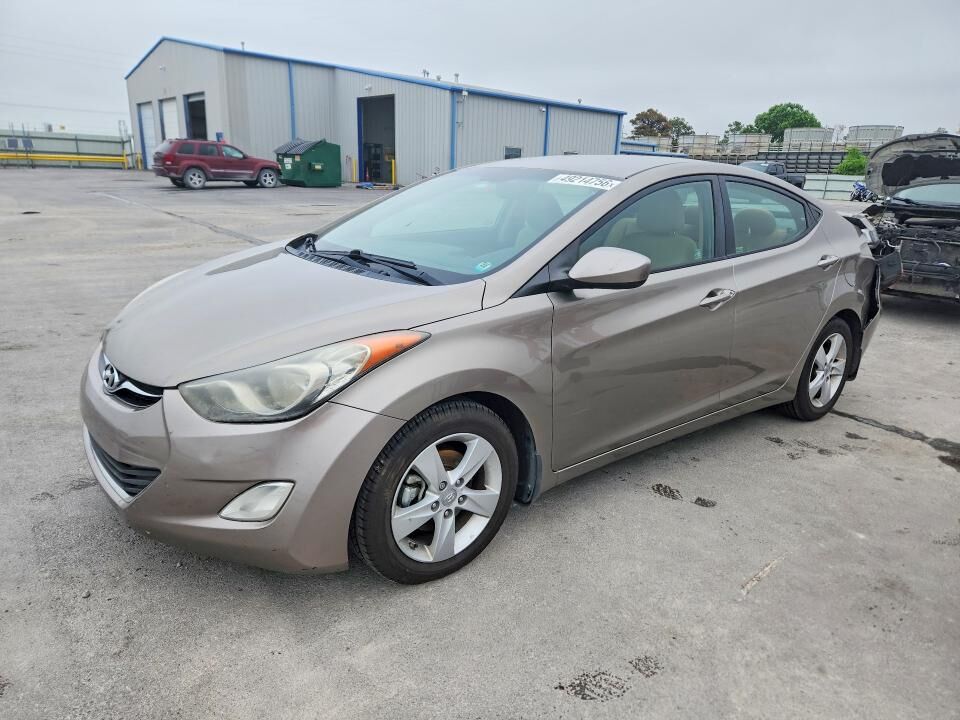 2013 HYUNDAI Elantra