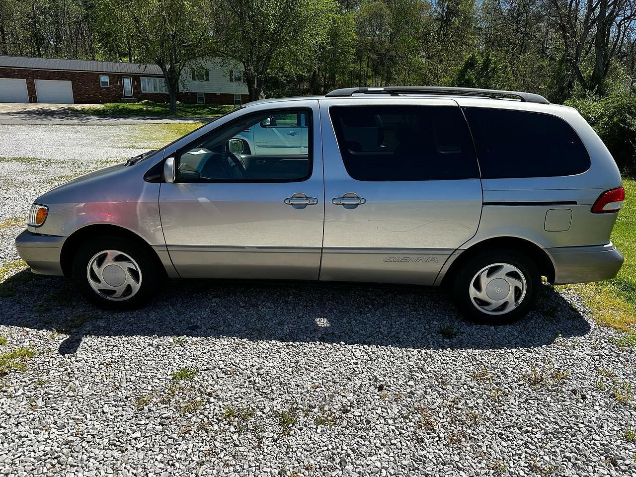 2001 TOYOTA Sienna