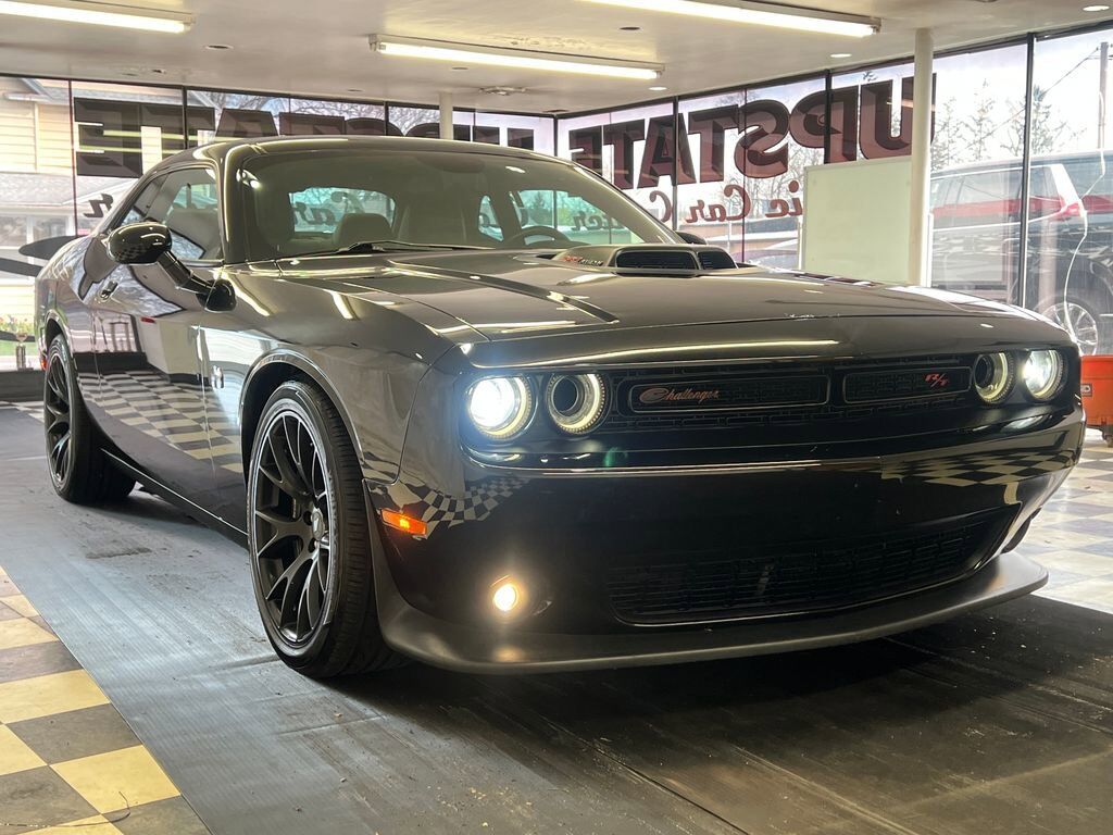 2017 DODGE Challenger