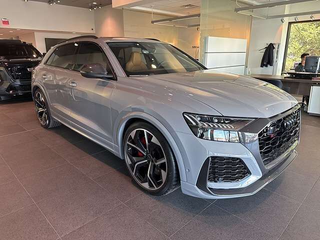 2024 AUDI RS Q8