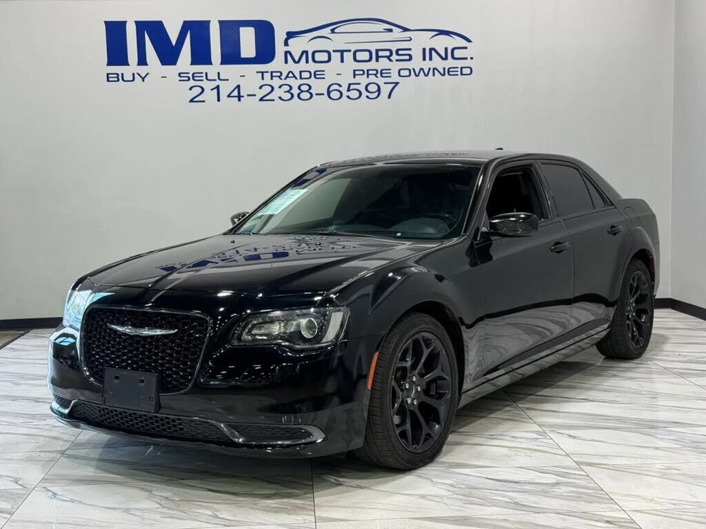 2019 CHRYSLER 300