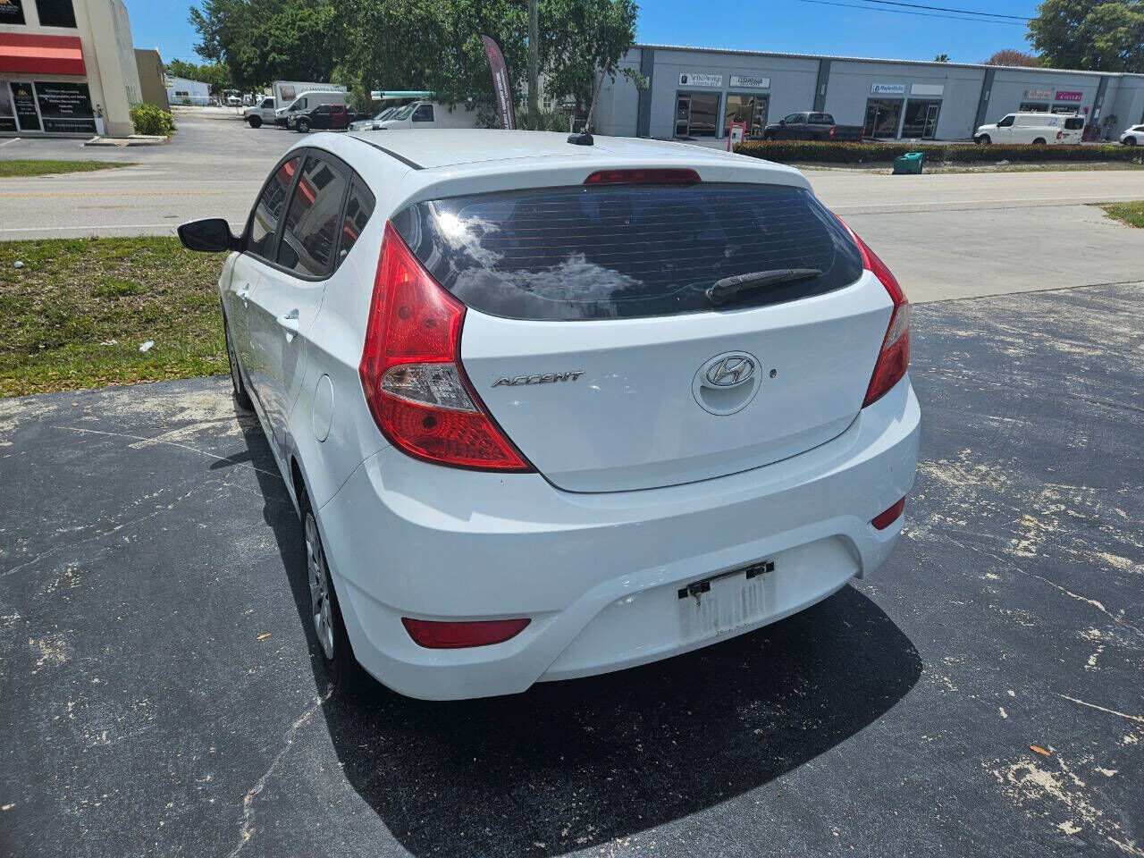 2014 HYUNDAI Accent