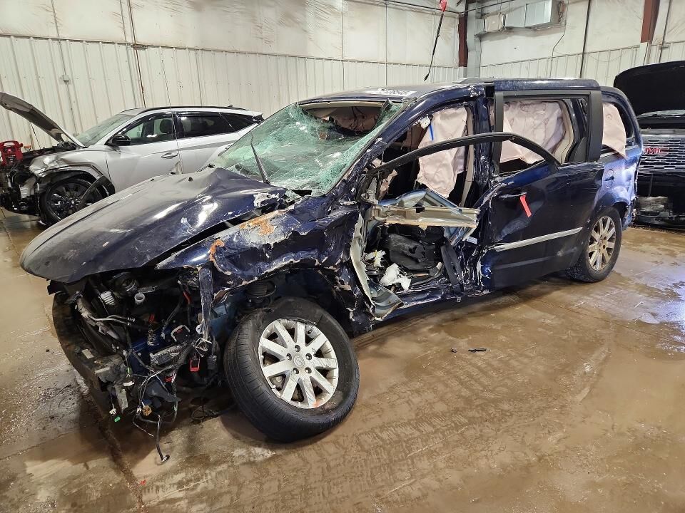 2014 CHRYSLER Town and Country