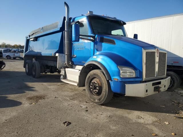 2017 KENWORTH T880