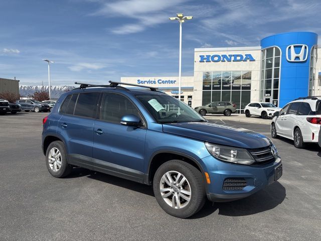 2017 VOLKSWAGEN Tiguan