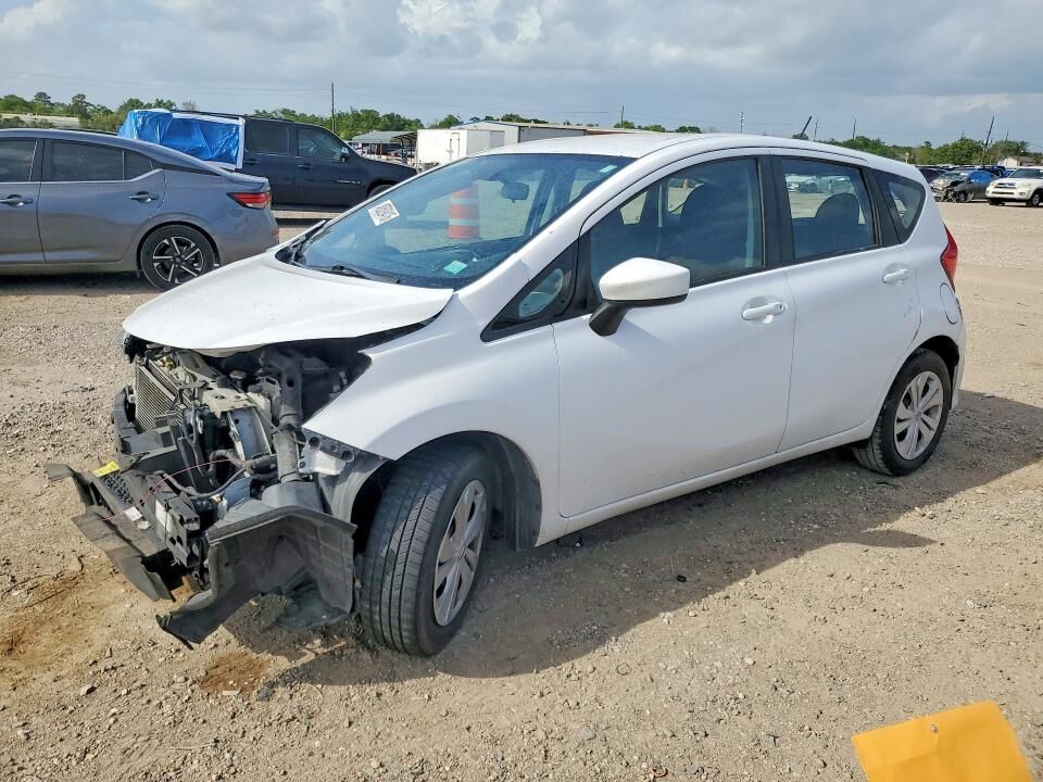2017 NISSAN Versa