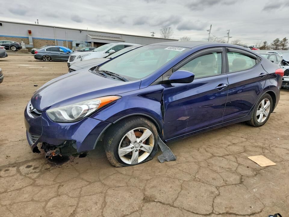 2013 HYUNDAI Elantra