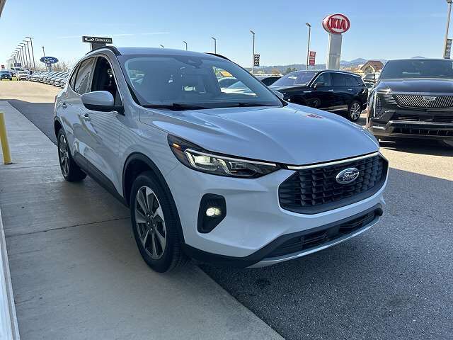 2025 FORD Escape