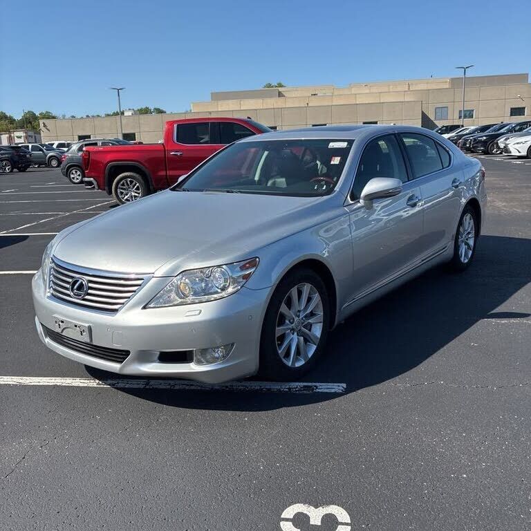 2011 LEXUS LS