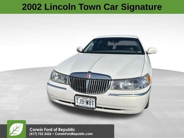 2002 LINCOLN Town Car