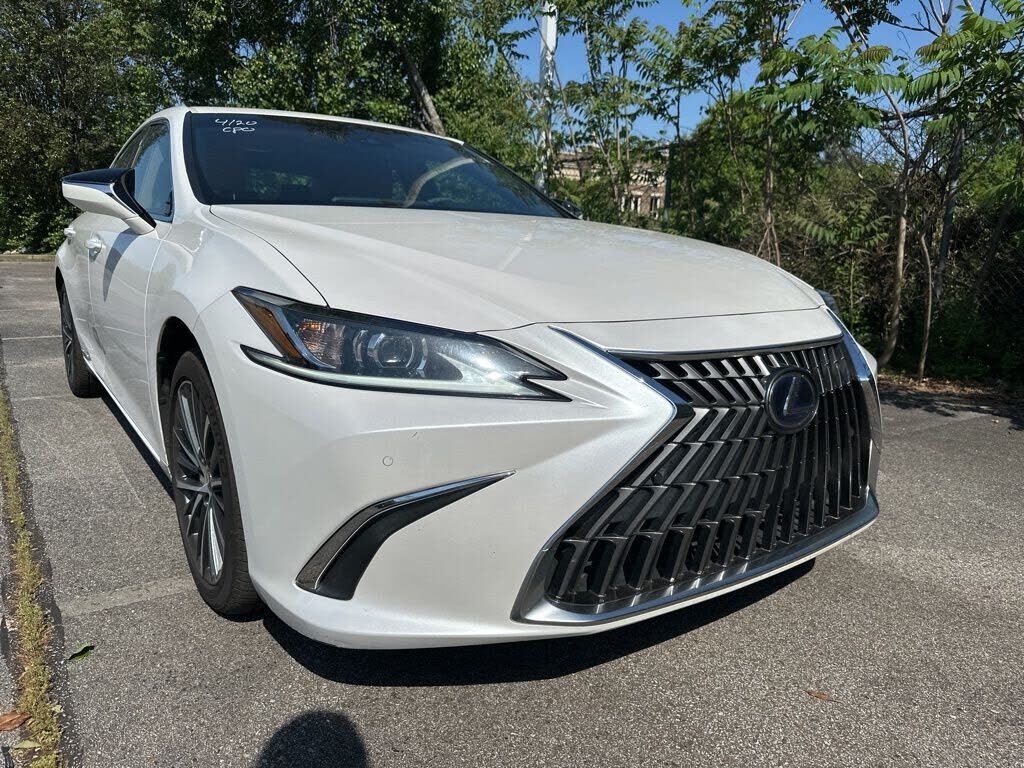 2022 LEXUS ES
