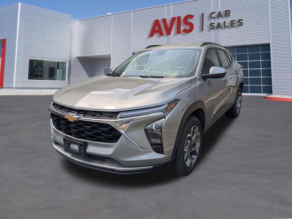 2025 CHEVROLET Trax