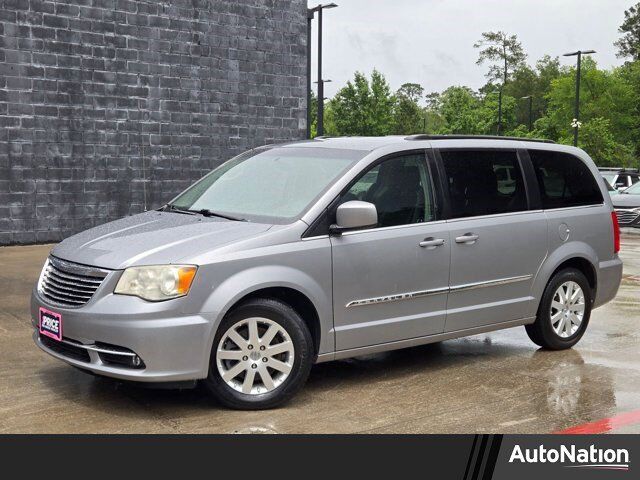 2014 CHRYSLER Town and Country