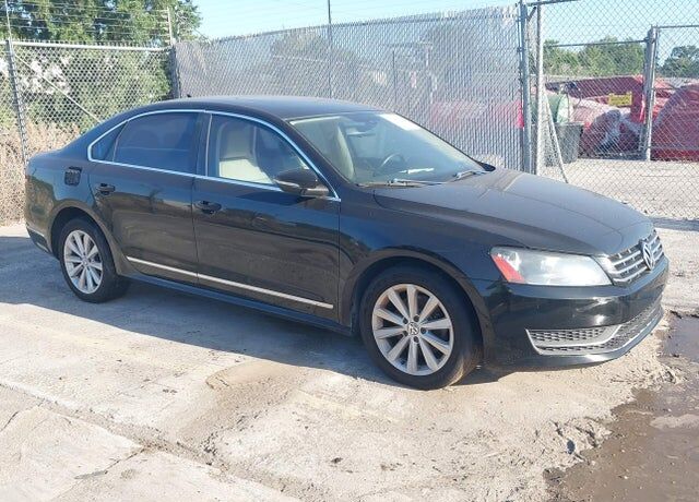 2012 VOLKSWAGEN Passat