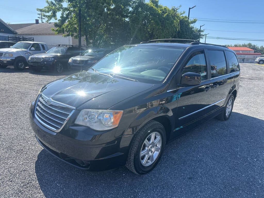 2010 CHRYSLER Town and Country