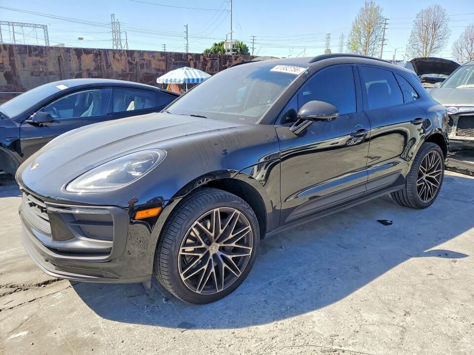 2024 PORSCHE Macan