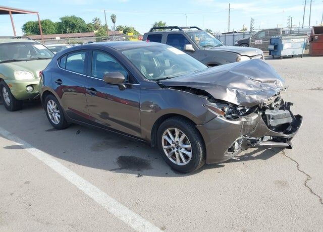 2015 MAZDA Mazda3