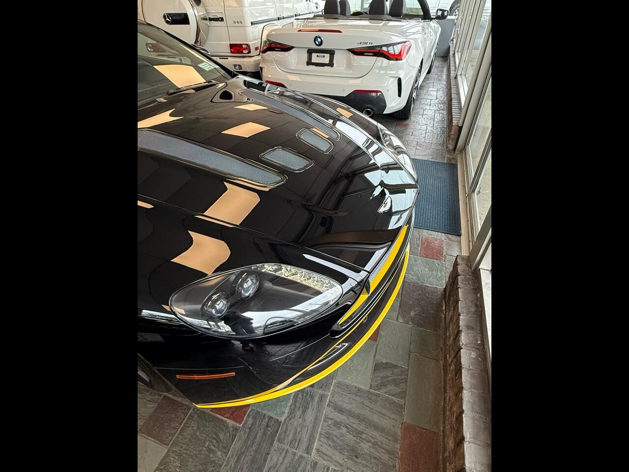 2017 ASTON MARTIN V12 Vantage