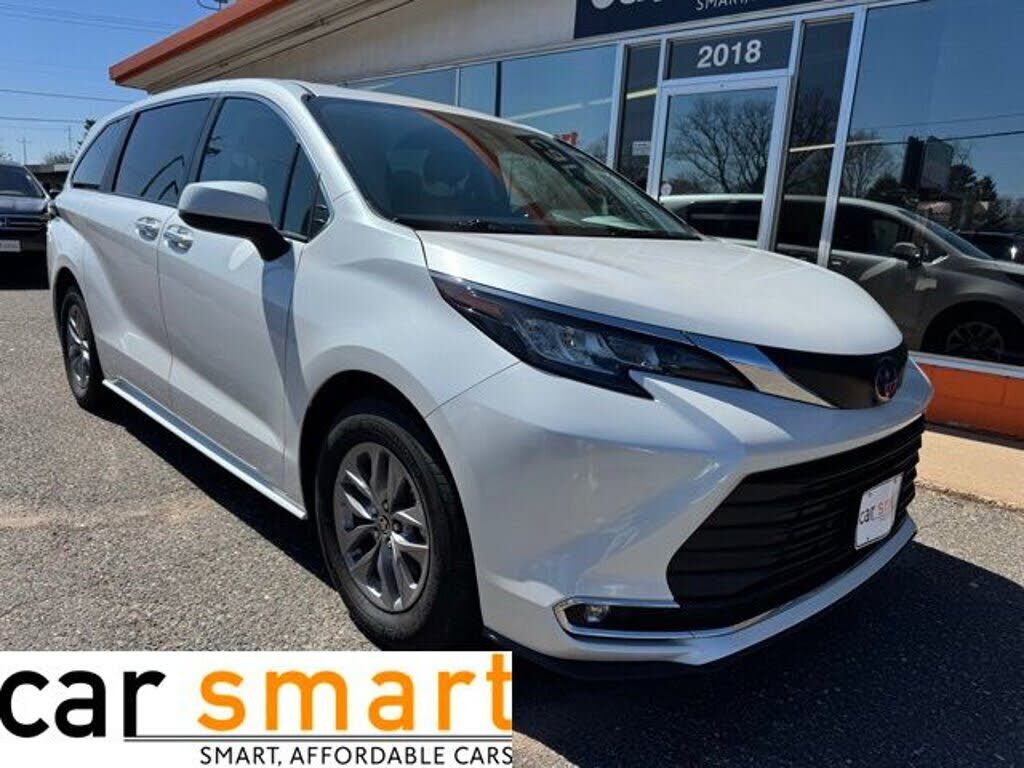 2023 TOYOTA Sienna