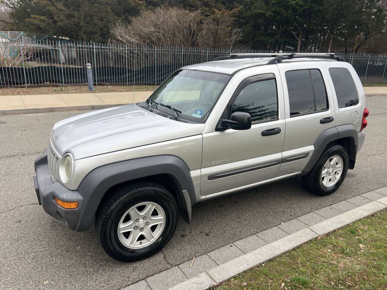 2004 JEEP Liberty