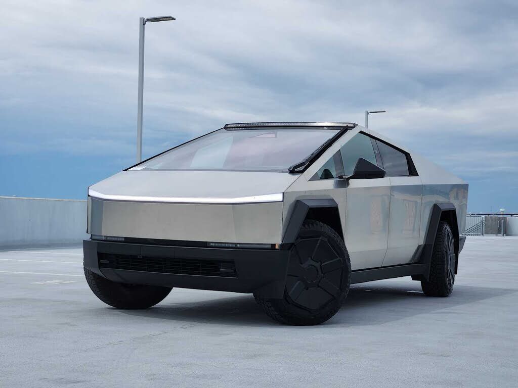 2024 TESLA Cybertruck