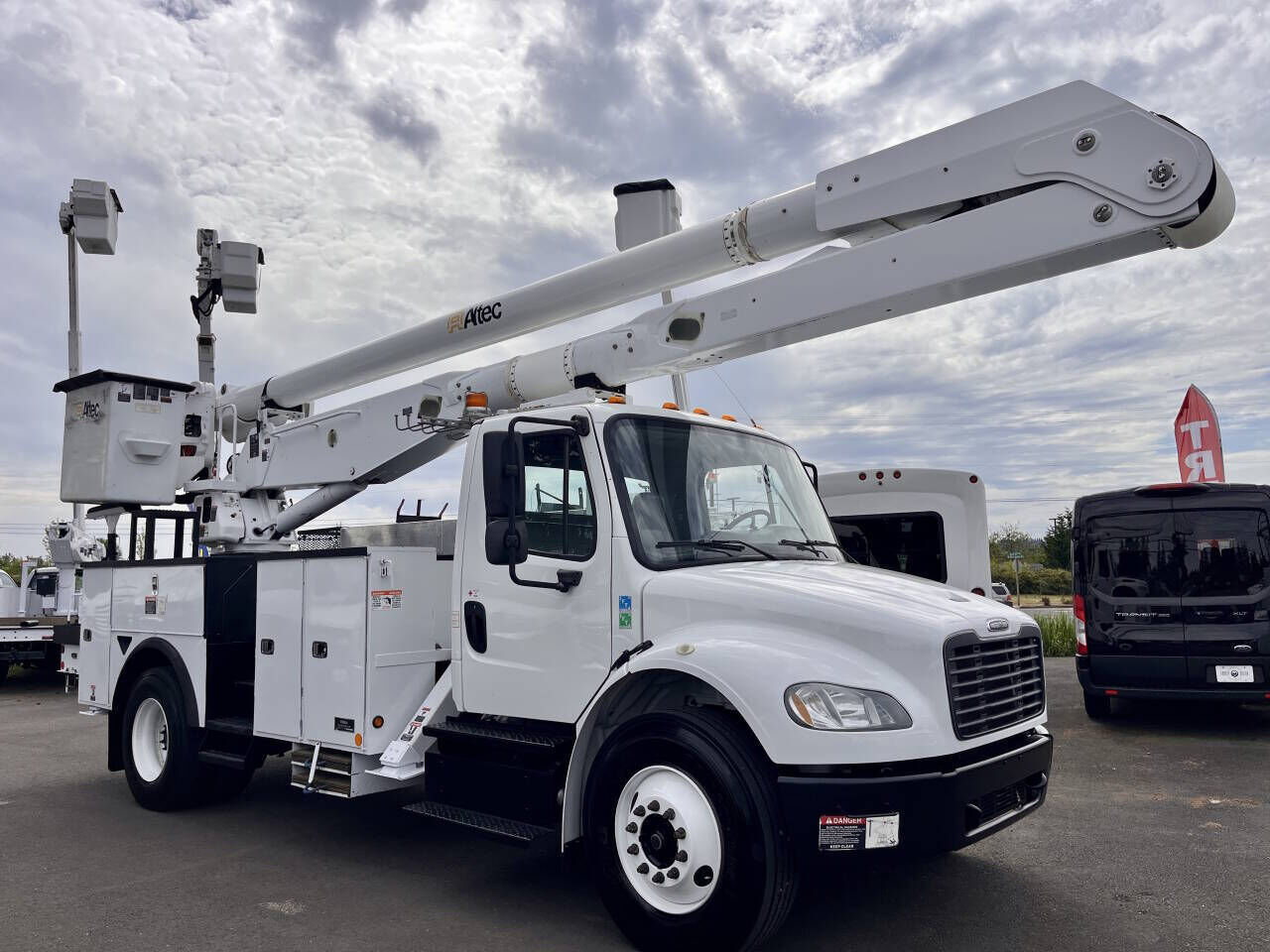 2013 FREIGHTLINER M2