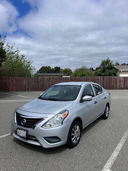 2017 NISSAN Versa