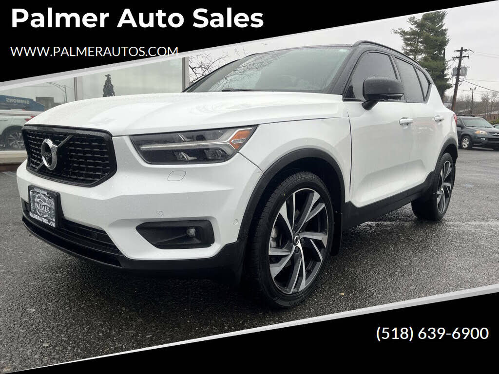 2019 VOLVO XC40