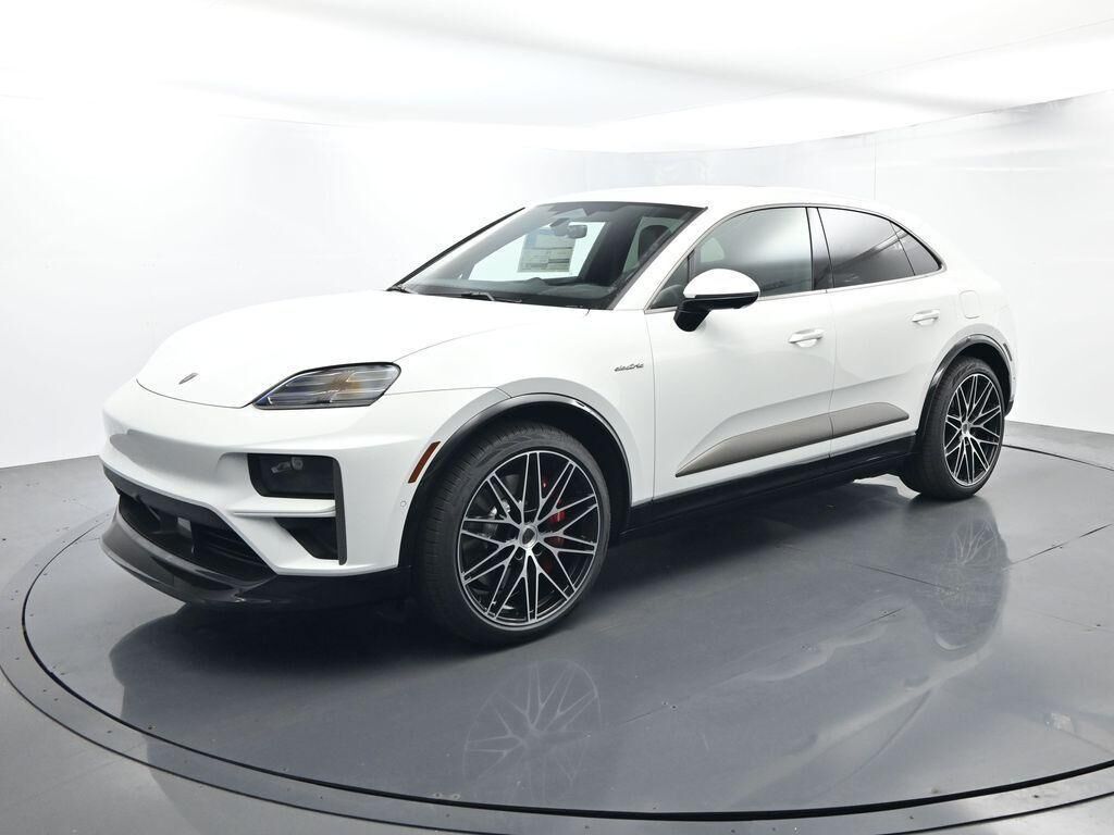 2026 PORSCHE Macan
