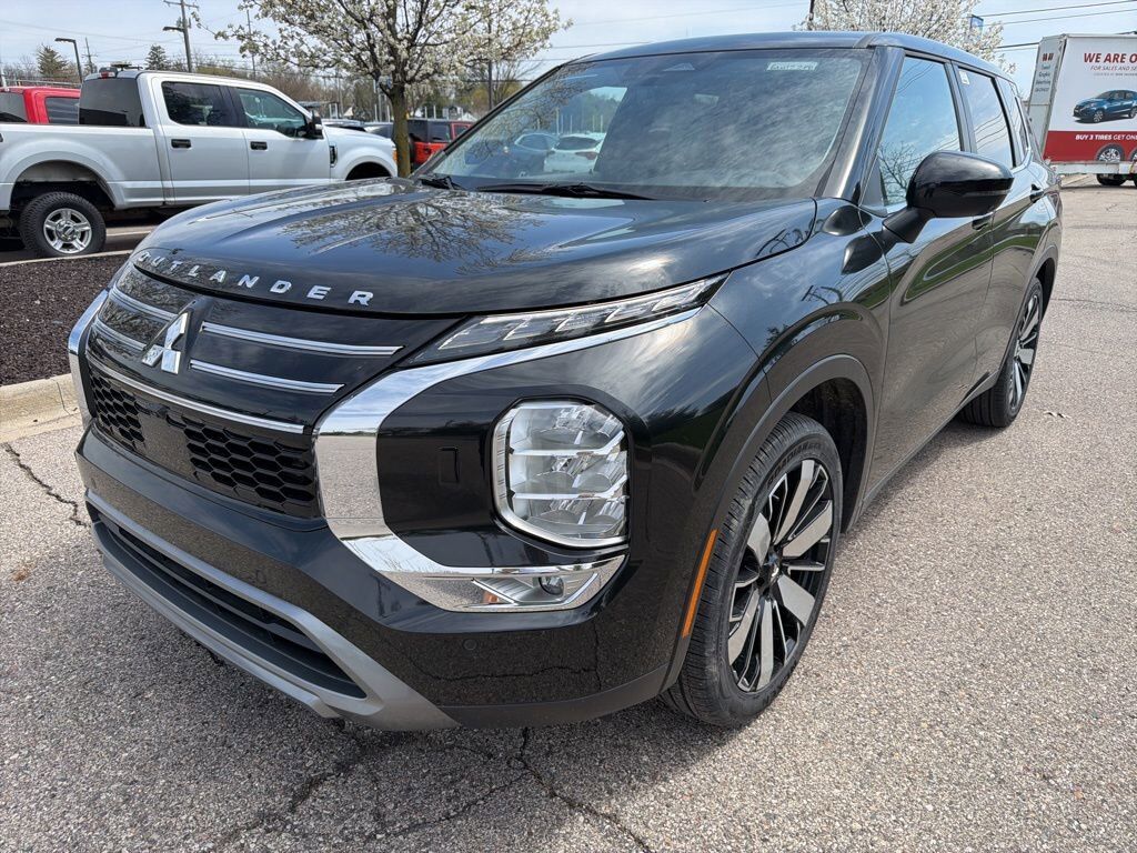 2025 MITSUBISHI Outlander