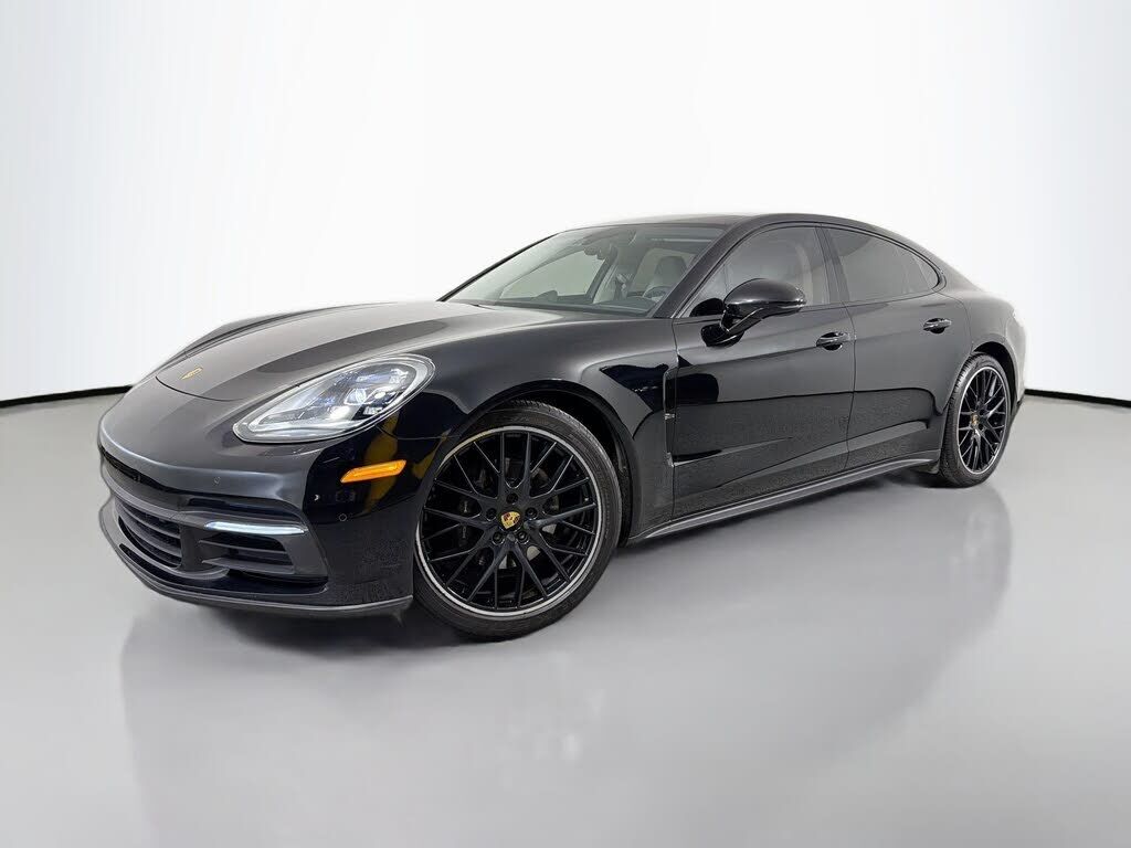 2019 PORSCHE Panamera