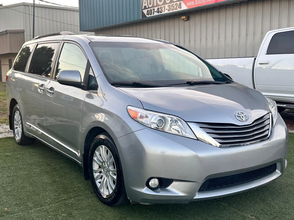 2016 TOYOTA Sienna
